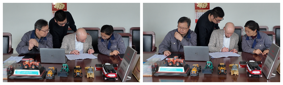 Russian Customers Visit Our Factory, Recognize Backhoe Loader Axle Strength