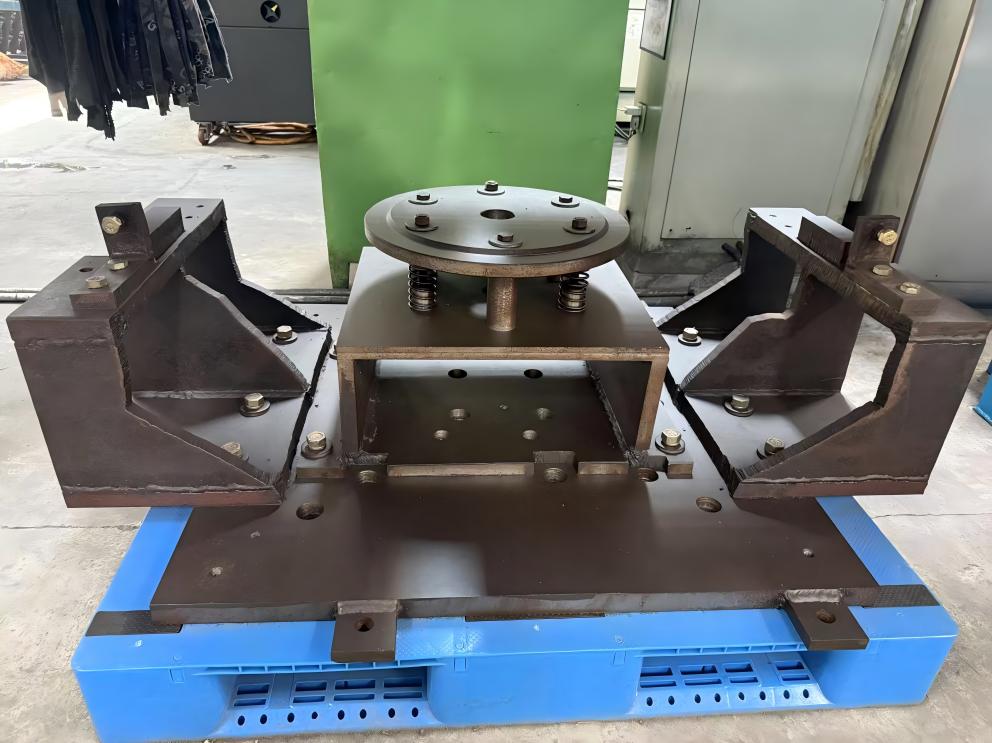 Alta eficiencia, precisión y confiabilidad: cómo la tecnología de herramientas de Shandong Lutong mejora el rendimiento del eje motriz Alta eficiencia, precisión y confiabilidad: cómo la tecnología de herramientas de Shandong Lutong mejora el rendimiento del eje motriz