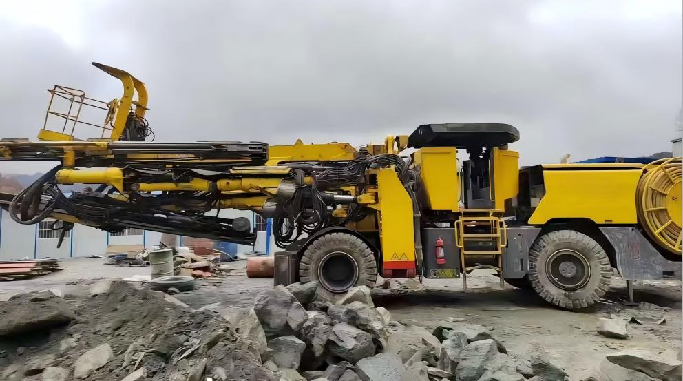 Wheeled Wet Spraying Machine Axle .jpg Wheeled Wet Spraying Machine Axle .jpg