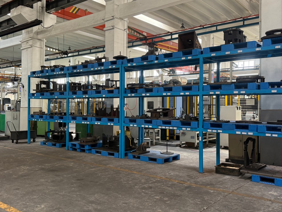 Wheeled Wet Spraying Machine Axle .jpg Wheeled Wet Spraying Machine Axle .jpg