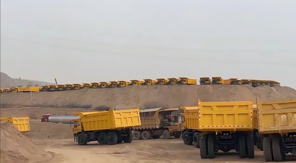 Xe tải khai thác mỏ thân rộng của Trung Quốc tiến lên phía trước, đột phá trong công nghệ trục truyền động lõi tạo nên xương sống của ngành vận tải mỏ .jpg