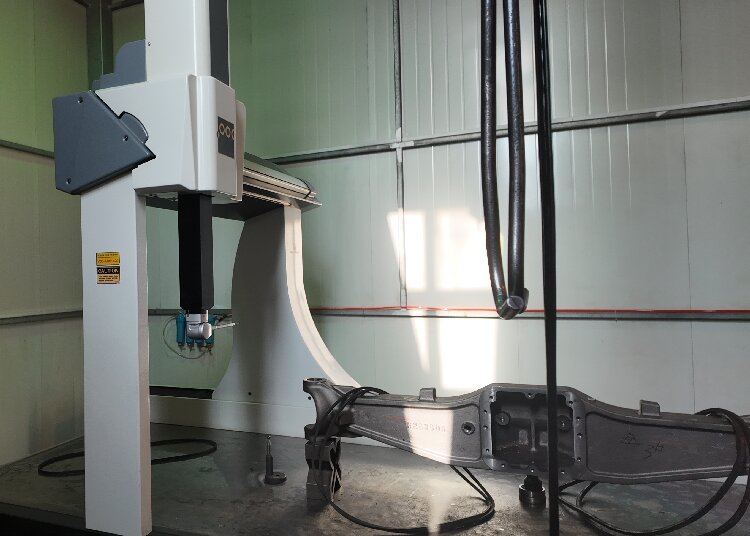 Ключевая роль трехкоординатной измерительной машины в производстве ведущих мостов и ее технологические инновации