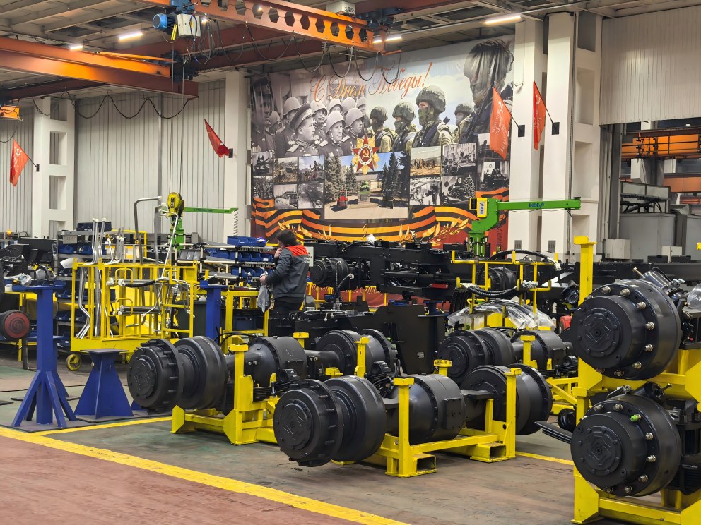 كيف يُعيد الابتكار التكنولوجي لمحاور الدفع صياغة معايير أداء الجرارات المفصلية الحديثة