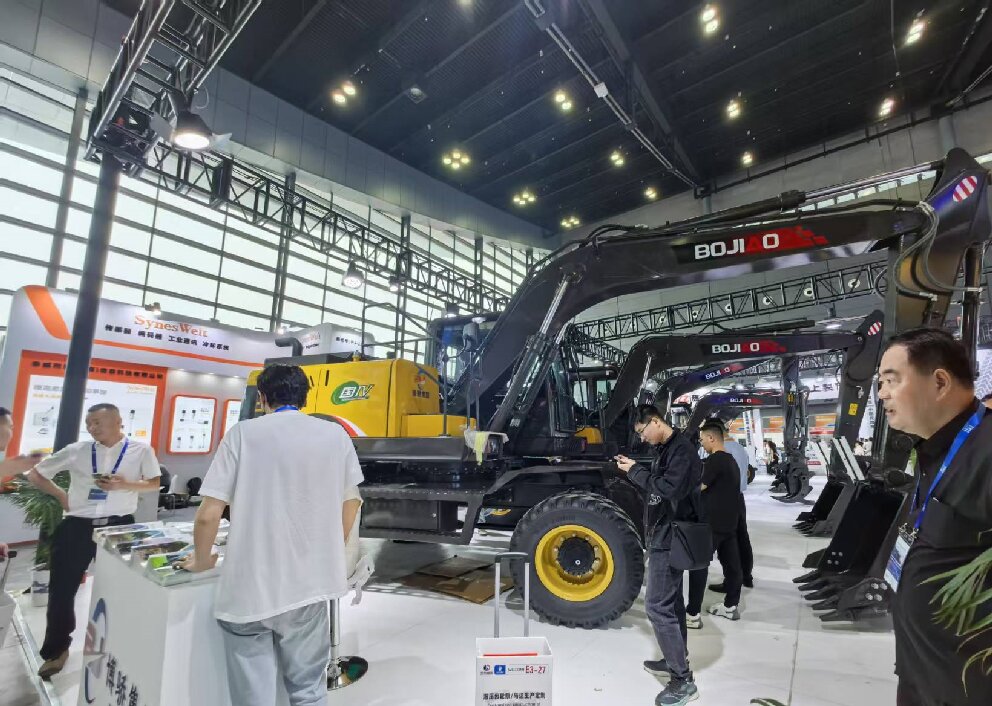 Модернизация строительной техники: управляемые мосты Shandong Lutong повышают производительность многофункциональной машины Модернизация строительной техники: управляемые мосты Shandong Lutong повышают производительность многофункциональной машины